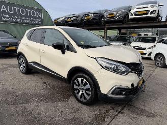 krockskadad bil auto Renault Captur 1.5 DCI 66KW Navi Airco Led Zen NAP 2018/4