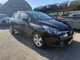 Vaurioauto  passenger cars Renault Clio 0.9 TCE 66KW Navi Clima Led Dynamique 2012/11