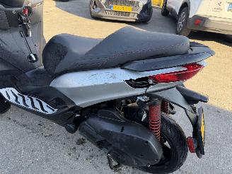 Piaggio MP3 300 19KW HPE Sport Led picture 9