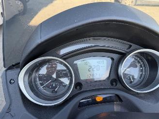 Piaggio MP3 300 19KW HPE Sport Led picture 10