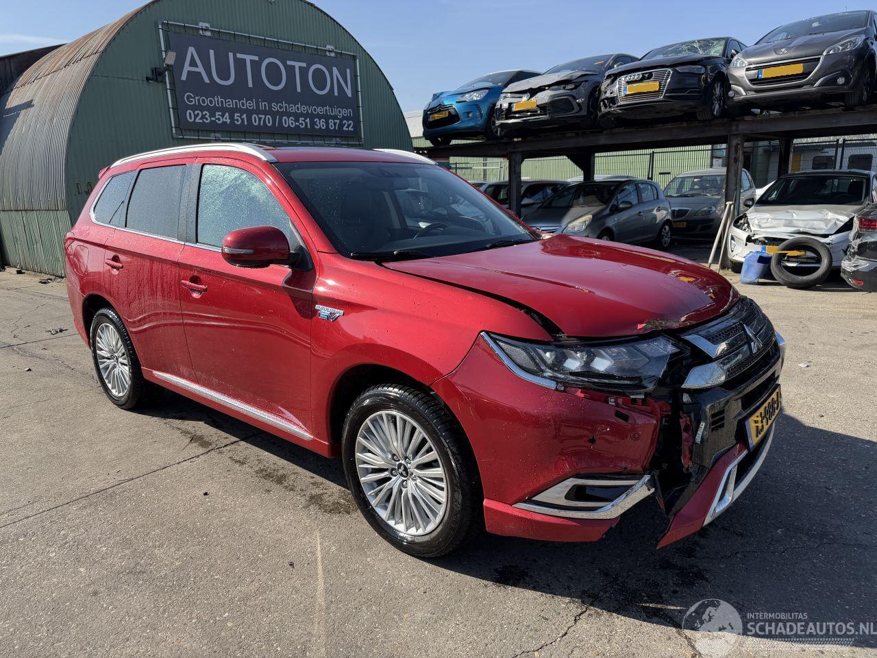 Mitsubishi Outlander 2.4 PHEV 99KW Clima Navi Schuifdak IntenseNAP