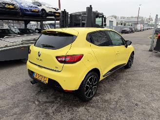 Damaged car Renault Clio 0.9 TCE 66KW 7-Edition Clima Navi Led 2014/4