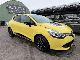 skadebil auto Renault Clio 0.9 TCE 66KW 7-Edition Clima Navi Led 2014/4
