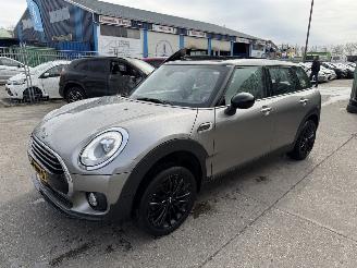 Voiture accidenté Mini Clubman 1.5 100KW Autom. Pano Clima Navi Led Cooper Business 2019/8