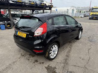 Schadeauto Ford Fiesta 1.0 Ecoboost 74KW Clima Navi Led Titanium NAP 2016/2