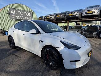 Auto incidentate Tesla Model Y 75 kWh Performance 462PK AWD Pano Clima Navi 2022/9