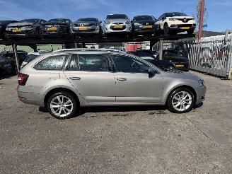 Skoda Octavia 1.0 TSI 84KW DSG Clima Navi Led Style Busienss Greentech NAP picture 2