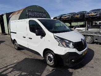 skadebil bedrijf Renault Trafic 1.6 DCI 70KW T29 Navi Airco L1H1 Comfort Energy NAP 2018/11