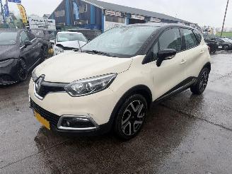 Voiture accidenté Renault Captur 0.9 TCE 66KW Dynamique 2014/5