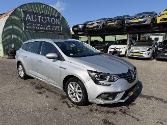 Schadeauto Renault Mégane 1.5 DCI 81KW Bose Clima Navi Led 2017/12
