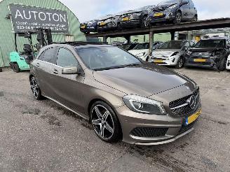Coche accidentado Mercedes A-klasse 200 Prestige 115KW Pano Clima Navi Led Xenon AMG-Pakket 2013/4