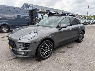 Unfallwagen Porsche Macan 3.0 D S 190KW Autom. Pano Clima Navi Camera Led Xenon 2016/2