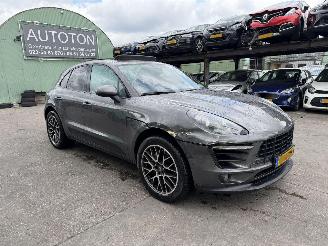 Vaurioauto  passenger cars Porsche Macan 3.0 D S 190KW Autom. Pano Clima Navi Camera Led Xenon 2016/2
