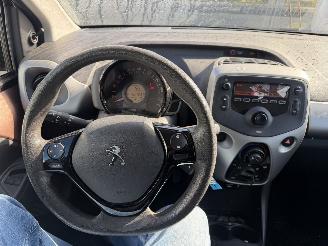 Peugeot 108 1.0 e-VTI 50KW Led Airco 5-Drs Active picture 8