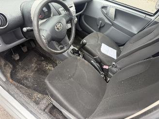 Toyota Aygo 1.0-12V 50KW 5-Deurs picture 7
