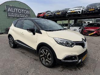 Schadeauto Renault Captur 0.9 TCE 66KW Xmod Clima Navi Camera Led NAP 2016/1