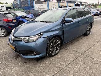 Schadeauto Toyota Auris Touring Sports 1.8 Hybrid 73KW Autom. Navi Clima Camera Business Pro 2016/3