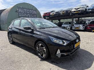 Damaged car Hyundai I-20 1.0 T-GDI Autom. 74KW Clima Navi Camera Comfort Smart NAP 2021/5
