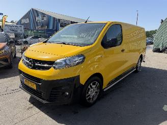 Schade bestelwagen Opel Vivaro 1.5 CDTI 75KW Airco Navi 360View L2H1 Edition 2021/5