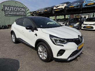 Schadeauto Renault Captur 1.3 TCE 96KW Intens Navi Clima Led 2020/12