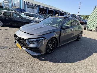 Coche accidentado Mercedes A-klasse 180 Autom. 100KW Pano Sfeer Clima Navi AMG Line NAP 2023/10