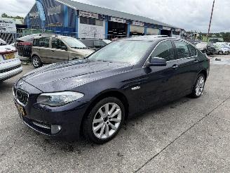 Vaurioauto  passenger cars BMW 5-serie 520D 135KW Autom. Navi Schuifdak Leer Clima Led Xenon NAP 2013/7