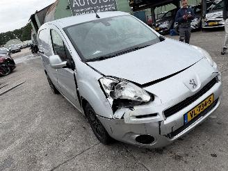 Peugeot Partner 1.6 e-HDI 66KW Autom. Navi Clima Led Schuifdeur picture 4