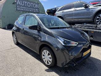 Vaurioauto  passenger cars Toyota Aygo 1.0 VVT-I 53KW X-fun Airco Led 5-Drs NAP 2020/9