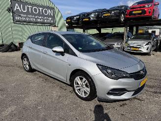 Schadeauto Opel Astra 1.2 81KW Clima Navi 5-Drs Edition NAP 2021/5