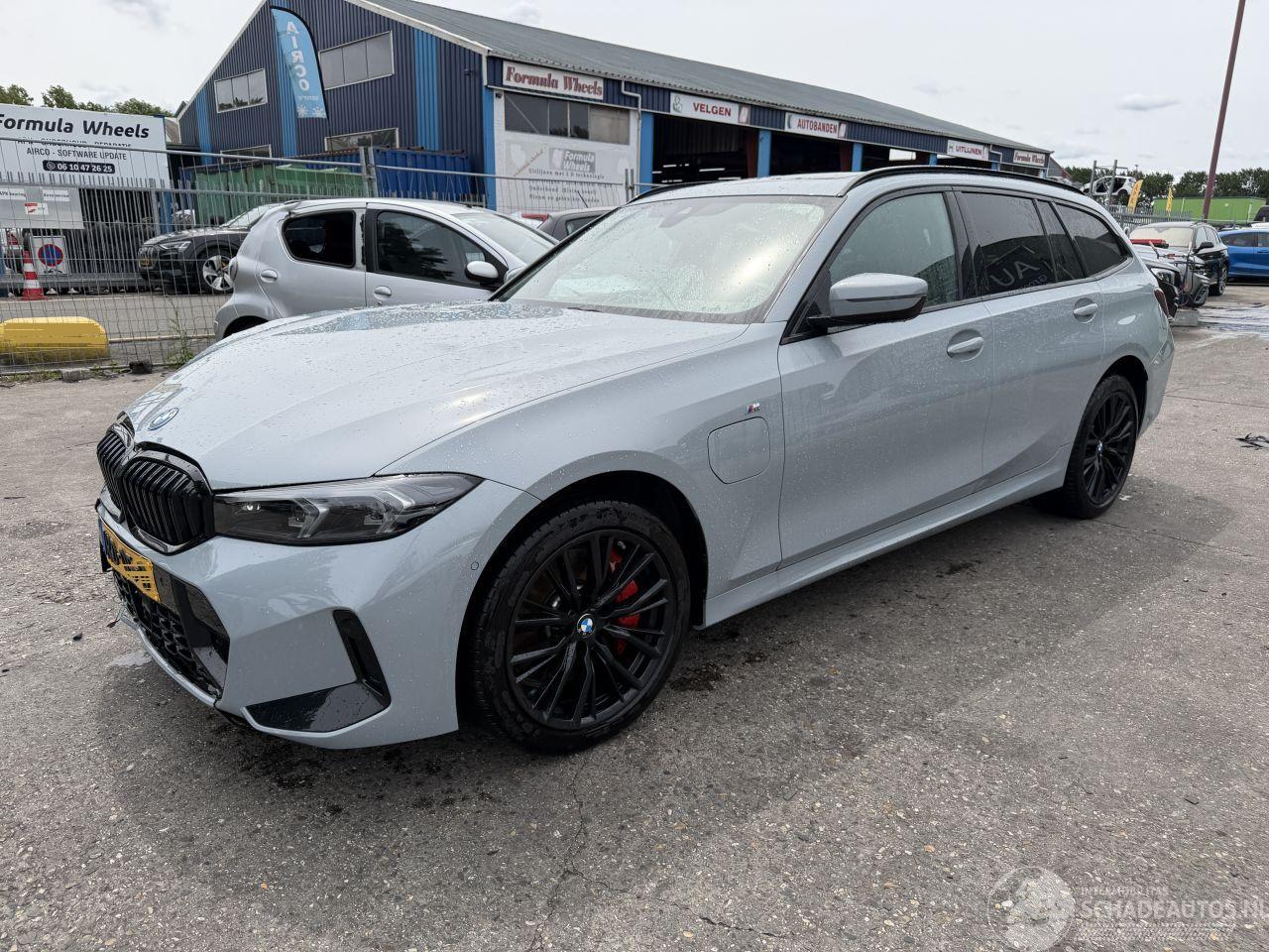 BMW 3-serie 330e 135KW Pano Clima Navi M-Pakket NAP