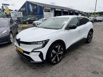 krockskadad bil auto Renault Mégane E-Tech EV60 160KW Clima Navi Camera Led Optimum Charge Iconic NAP 2023/1