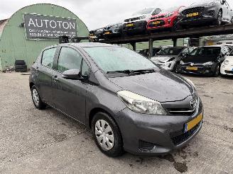 Coche accidentado Toyota Yaris 1.0 VVT-I 51KW Navi Clima Camera 5-Drs Aspiration NAP 2012/1