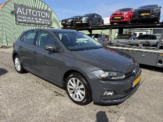 krockskadad bil auto Volkswagen Polo 1.0 TSI 70KW Highline Clima Navi Led Keyless 5-Drs NAP 2018/1
