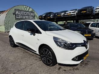 uszkodzony samochody osobowe Renault Clio 0.9 TCE 66KW Clima Navi Led 5-Drs Night & Day 2015/5