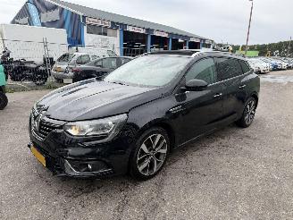 skadebil auto Renault Mégane 1.2 TCE 96KW Bose Pano Clima Navi Camera Led 2017/8