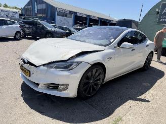 Unfallwagen Tesla Model S 75D 245KW Pano Clima Navi Led 2017/12