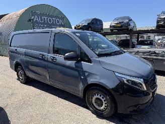 krockskadad bil bedrijf Mercedes Vito 110 CDI 75KW Lang Airco Functional Camera Led 2021/10