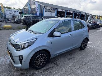 Damaged car Kia Picanto 1.0 CVVT 49KW Airco 5-Drs EcocomyPlusLine NAP 2017/7