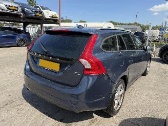 Volvo V-60 1.6 D2 Autom. 84KW Clima Navi Leer Led R-Design picture 3