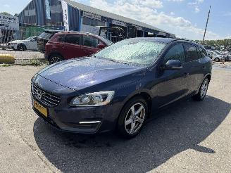 Volvo V-60 1.6 D2 Autom. 84KW Clima Navi Leer Led R-Design picture 2