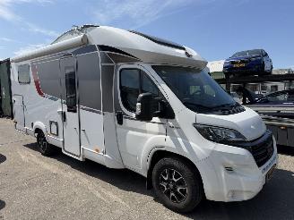 damaged campers Burstner  IXEO TIME 726 G Hefbed WC Douche Levelsysteem Garage 2018/8