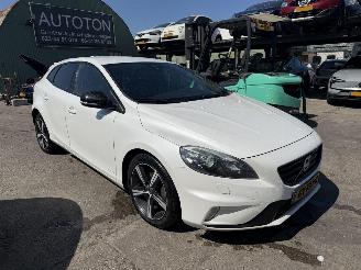 Auto incidentate Volvo V-40 2.0 D2 88KW R-Design Xenon Clima Navi Business NAP 2015/8