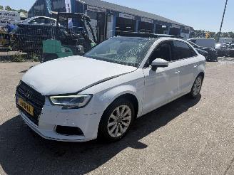 Schadeauto Audi A3 1.5 TFSI 110KW Pano Navi Clima Led Sedan 2017/10
