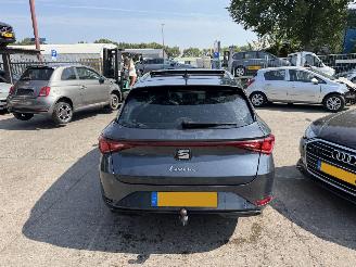 Seat Leon 2.0 TDI FR 110KW Autom. Pano Clima Navi Sportstourer Launch Edition picture 4