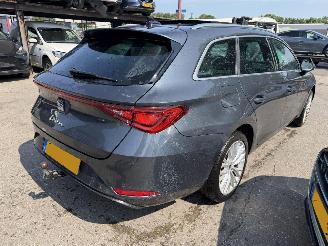 damaged passenger cars Seat Leon 2.0 TDI FR 110KW Autom. Pano Clima Navi Sportstourer Launch Edition 2021/2
