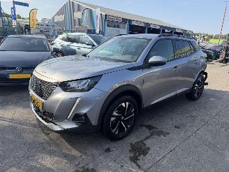 Vaurioauto  passenger cars Peugeot e-2008 50 kWh 100KW Allure pack 2021/1