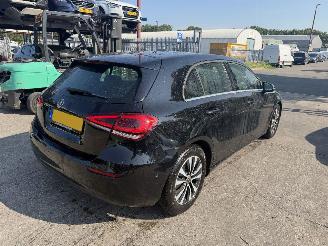 Mercedes A-klasse 180 100KW Autom. Clima Navi Led Camera Business Solution NAP picture 2