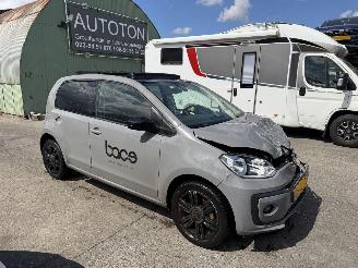 skadebil auto Volkswagen Up! 1.0 44KW High Up Pano Airco 5-Drs 2019/7