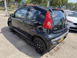 Peugeot 107 1.0-12V 50KW XR NAP picture 4