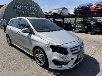 uszkodzony samochody osobowe Mercedes B-klasse 250 Autom. 155KW Prestige Clima Navi Led Camera 2015/5